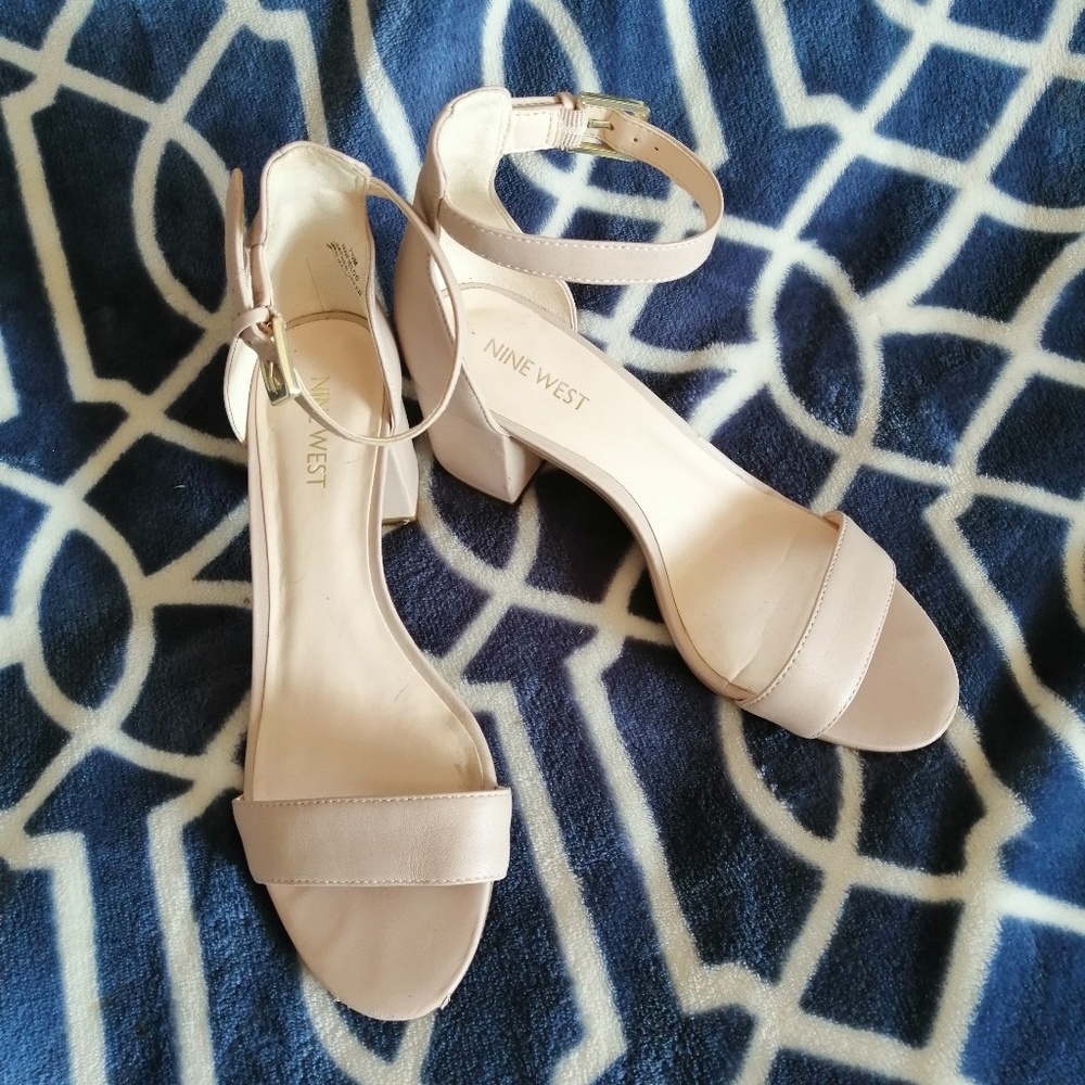 NINE WEST heels size 7.5M